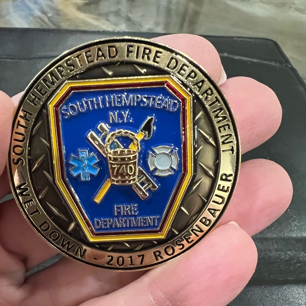 Challenge Coin - South Hempstead, New York Fire Department - Picture 2 of 8